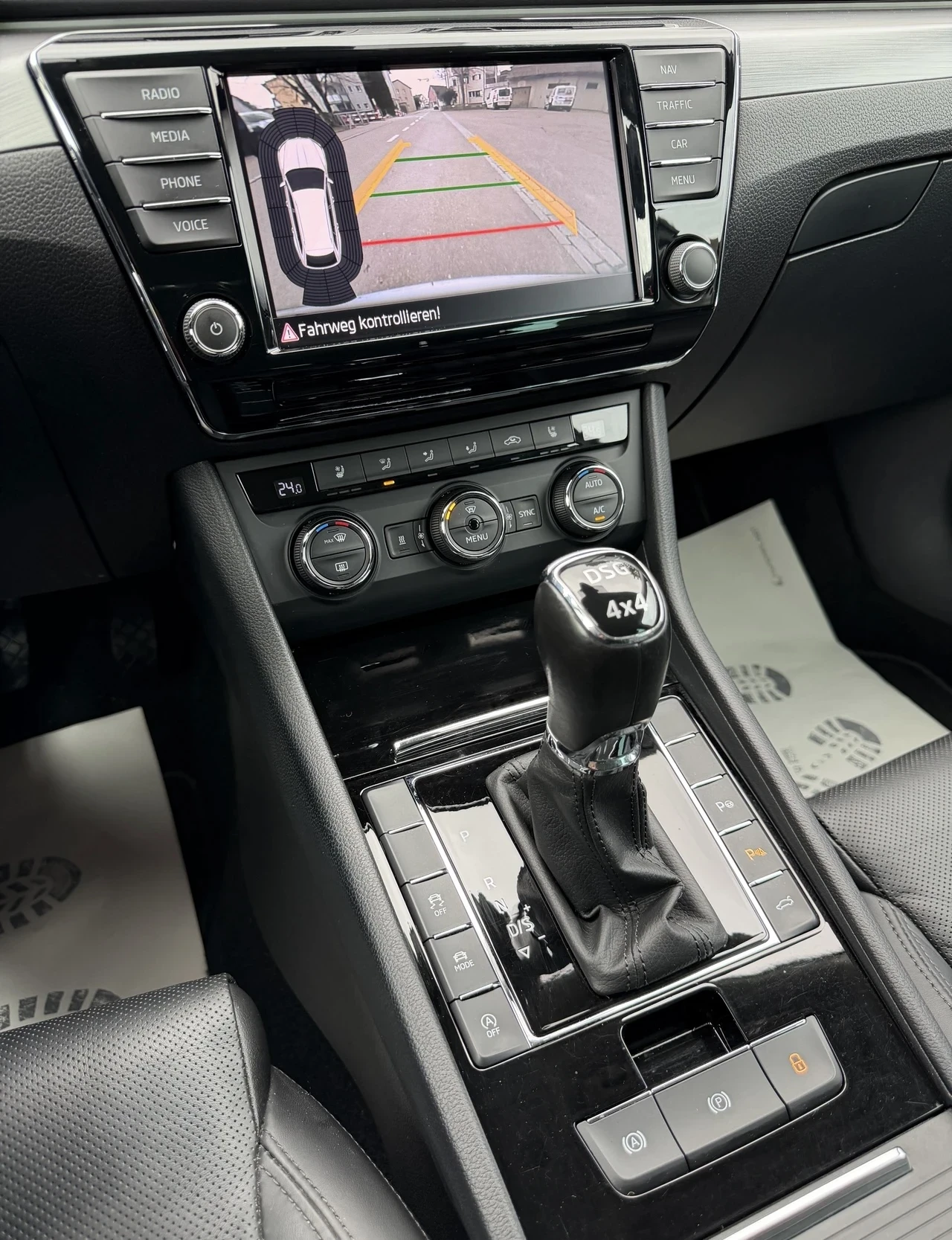 Skoda Superb 2.0TDI DSG 4x4 FULL , снимка 8 - Автомобили и джипове - 54693256