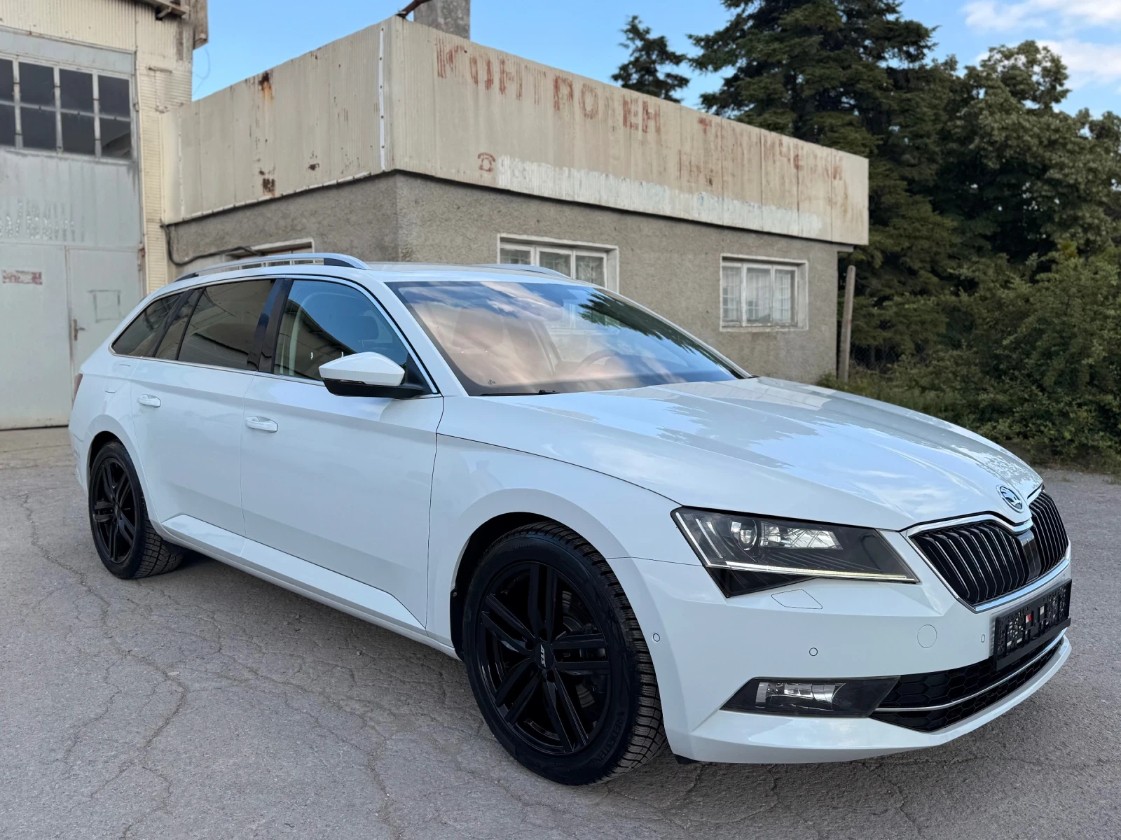Skoda Superb 2.0TDI DSG 4x4 FULL 
