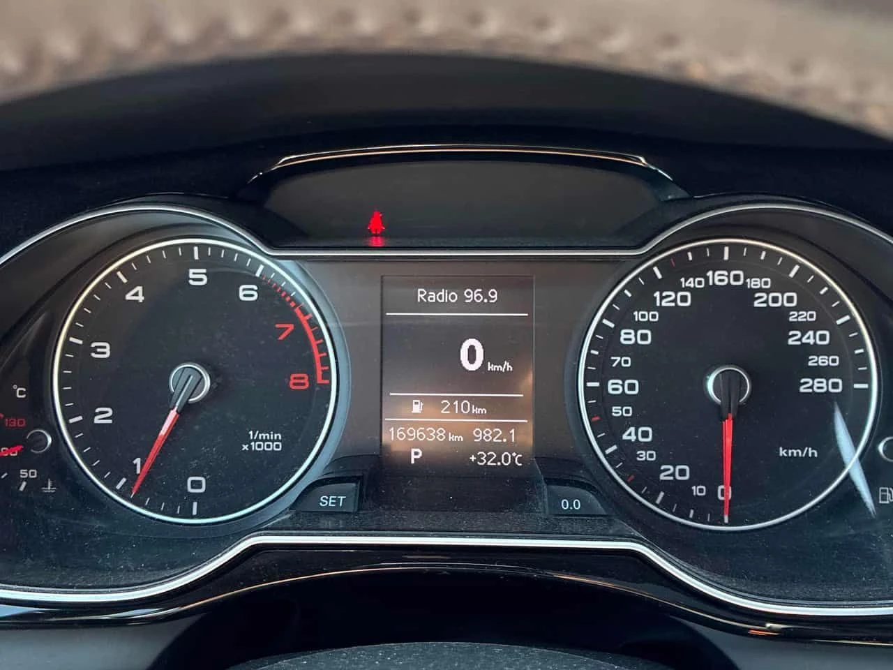 Audi A4 * Komfort plus * CARFAX * ЦЕНА ДО БГ, снимка 8 - Автомобили и джипове - 55314984