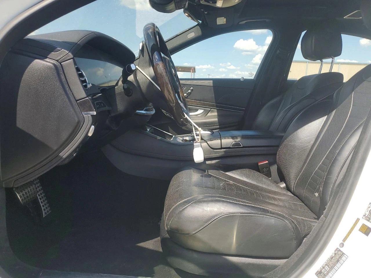 Mercedes-Benz S 560 E* AMG* BURMESTER* ОБДУХ* PANO* DISTRONIC* , снимка 8 - Автомобили и джипове - 55545554