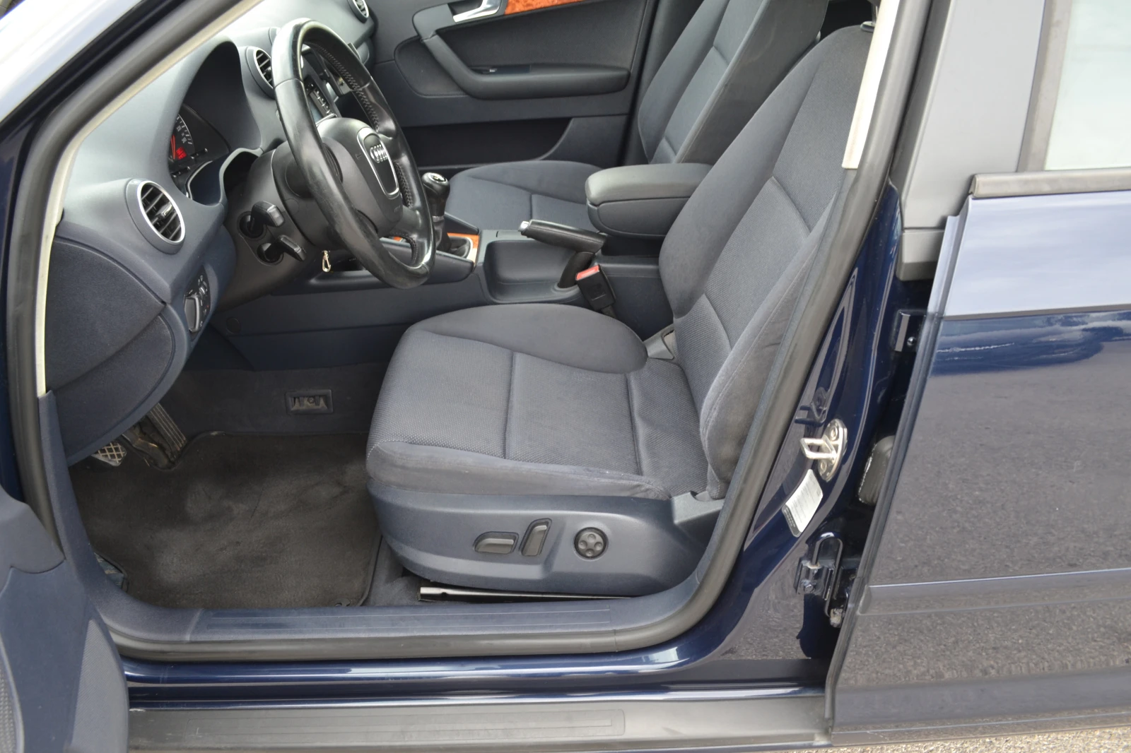 Audi A3 2.0TDI, снимка 10 - Автомобили и джипове - 56221798