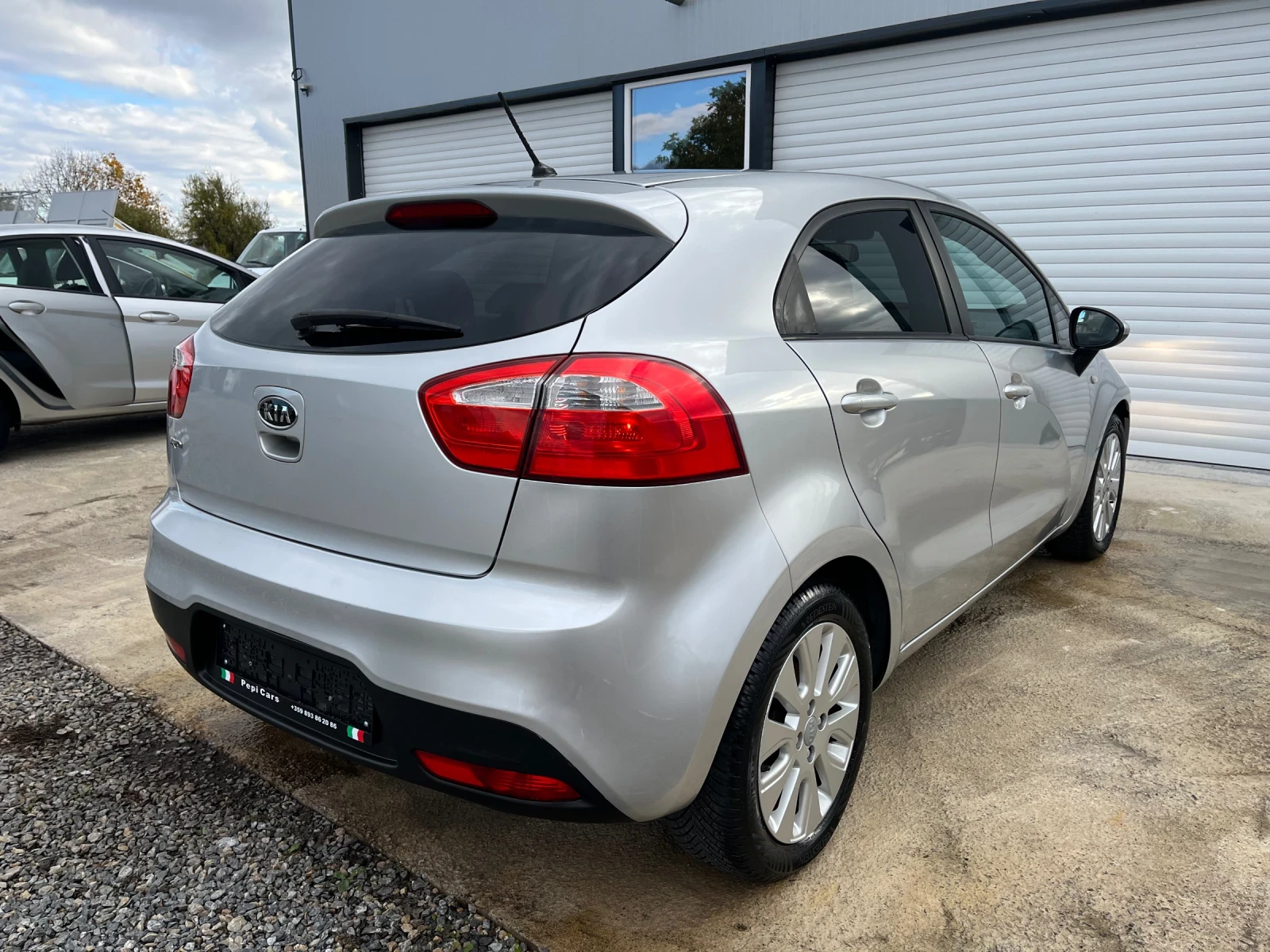 Kia Rio 1.2i, снимка 6 - Автомобили и джипове - 56683492