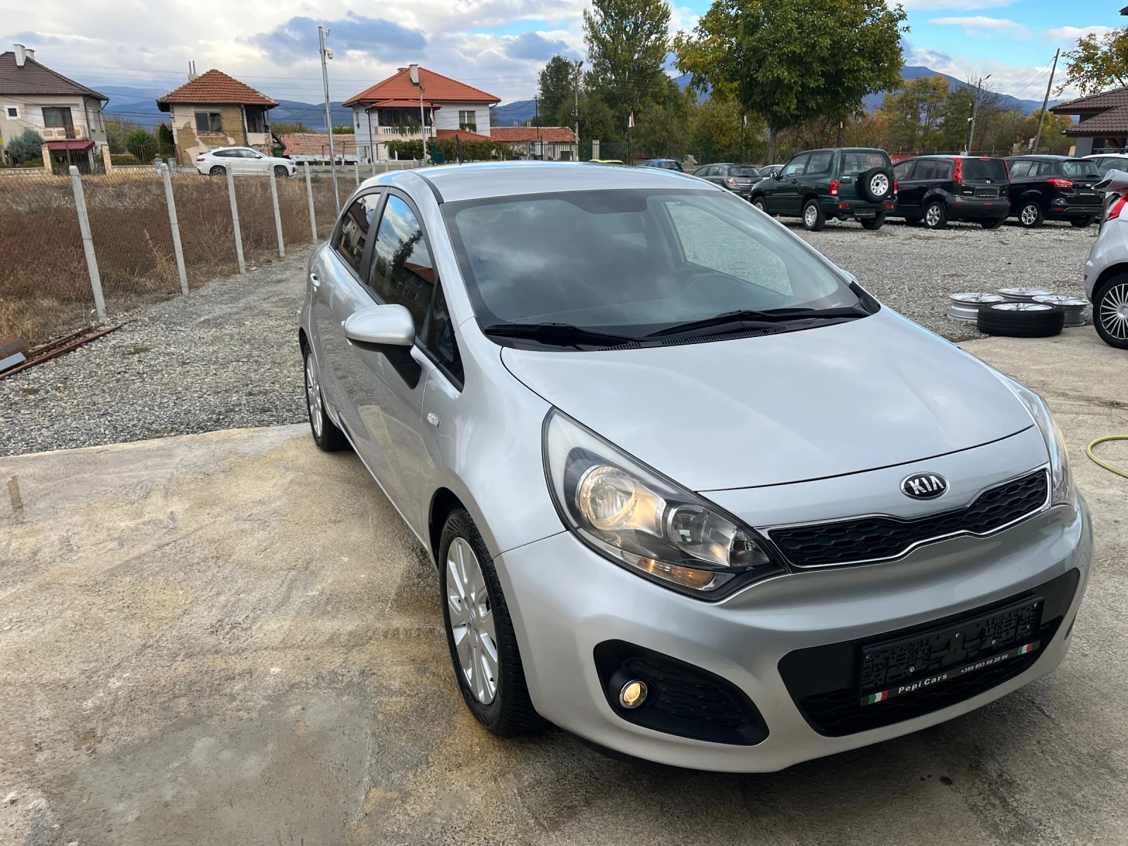 Kia Rio 1.2i, снимка 3 - Автомобили и джипове - 56683492
