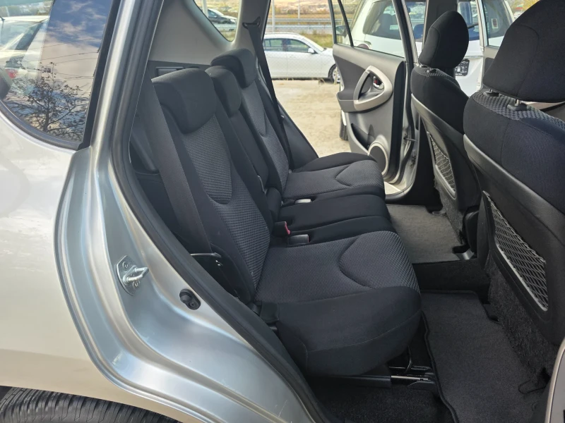Toyota Rav4 2.0i 4x4 Navi Климатроник Парктроник HandsFree, снимка 17 - Автомобили и джипове - 52634517
