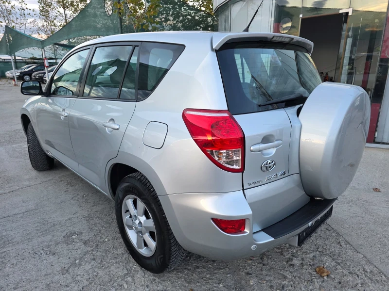 Toyota Rav4 2.0i 4x4 Navi Климатроник Парктроник HandsFree, снимка 2 - Автомобили и джипове - 52634517
