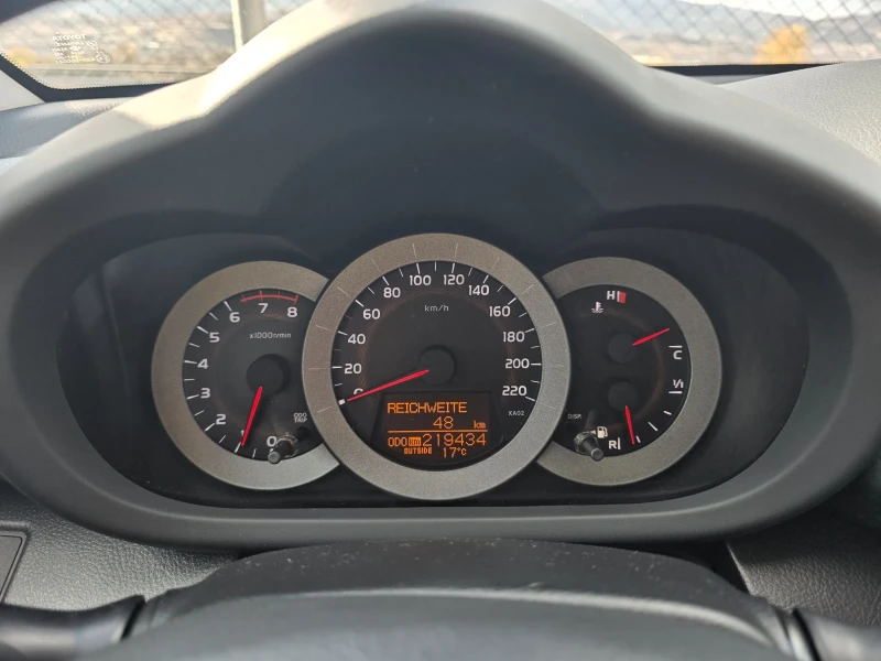 Toyota Rav4 2.0i 4x4 Navi Климатроник Парктроник HandsFree, снимка 15 - Автомобили и джипове - 52634517