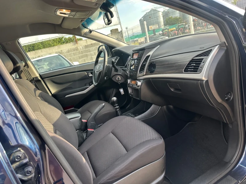 SsangYong Korando 4х4 внос Италия! Перфектен!, снимка 13 - Автомобили и джипове - 53282310