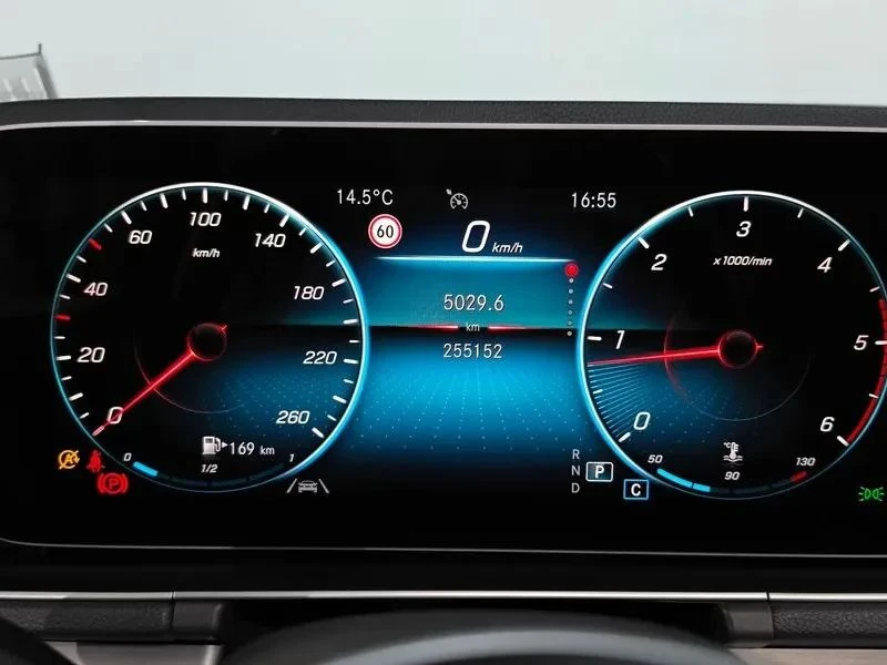 Mercedes-Benz GLE, снимка 8 - Автомобили и джипове - 56740390
