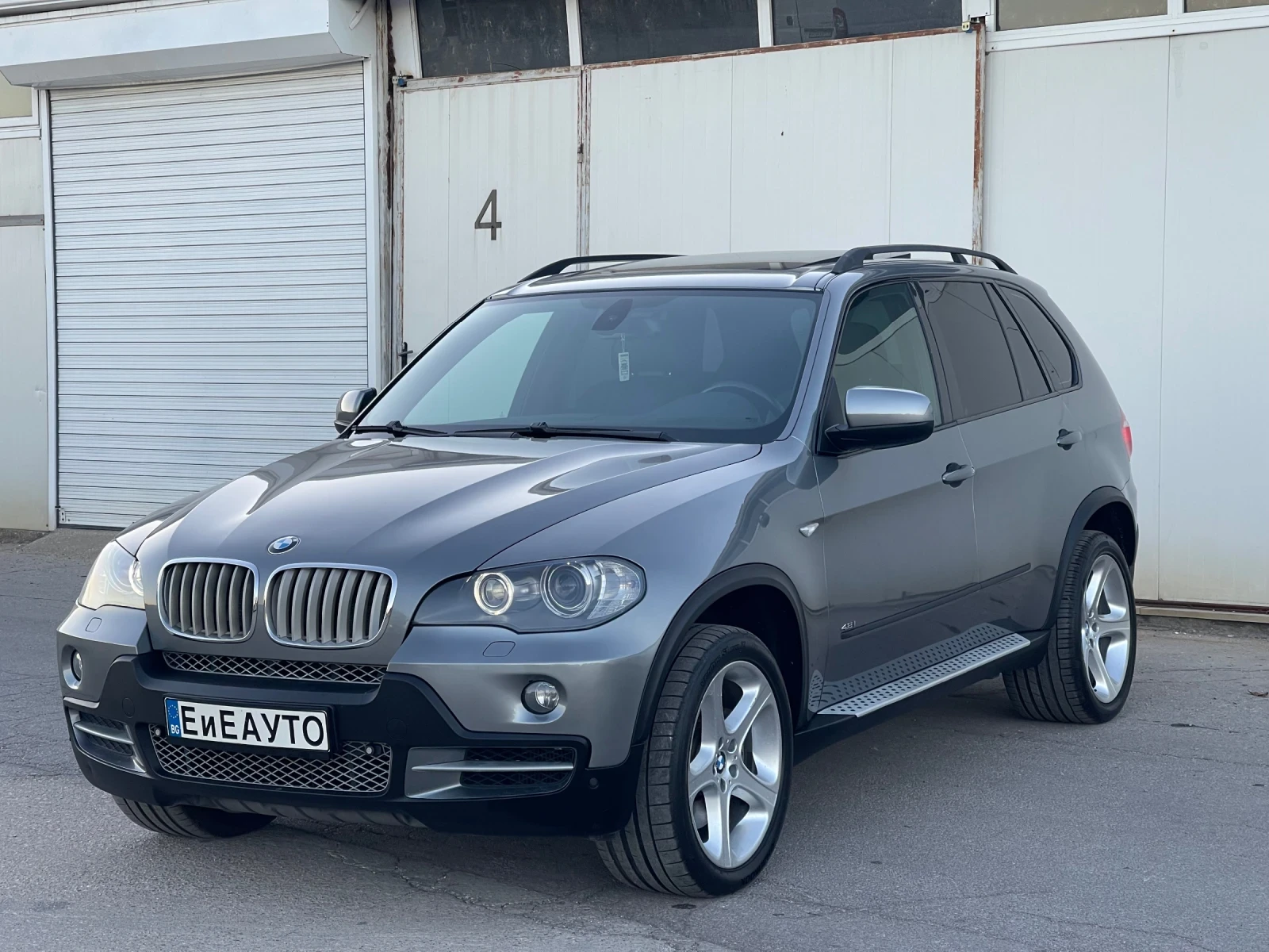 BMW X5 4.8i - изображение 4