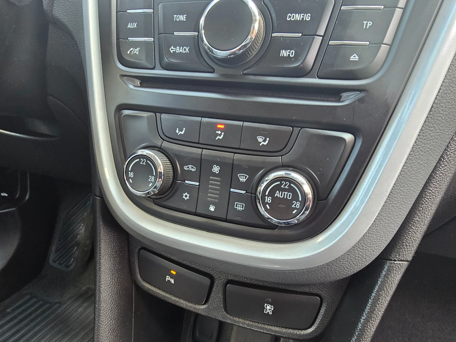 Opel Mokka 1.4-Gaz-Cosmo, Top - изображение 10