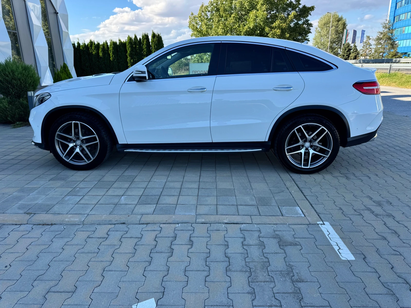 Mercedes-Benz GLE 350 AMG-9G-КАМЕРА-ОБДУХВАНЕ-ПОДГРЕВ-ПАМЕТ-BLIND-SPOT - изображение 8