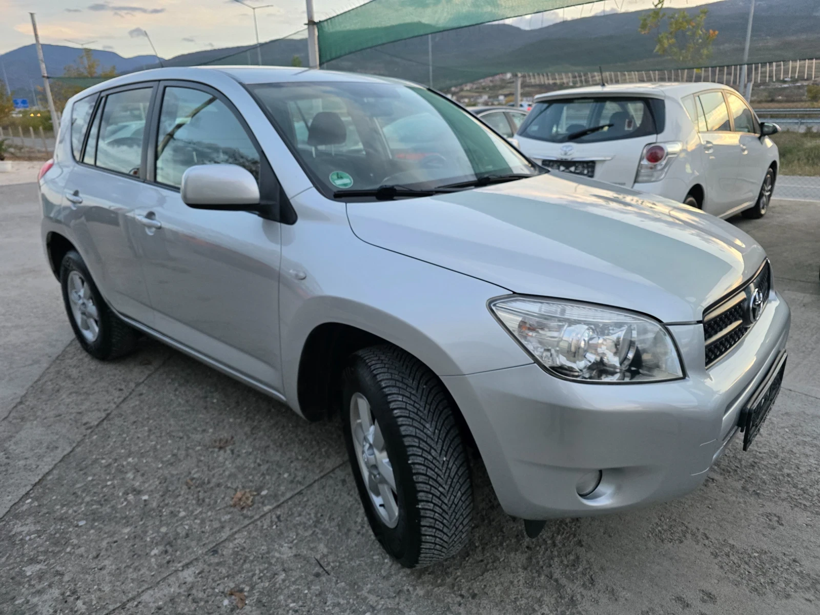 Toyota Rav4 2.0i 4x4 Navi   HandsFree | Mobile.bg   3