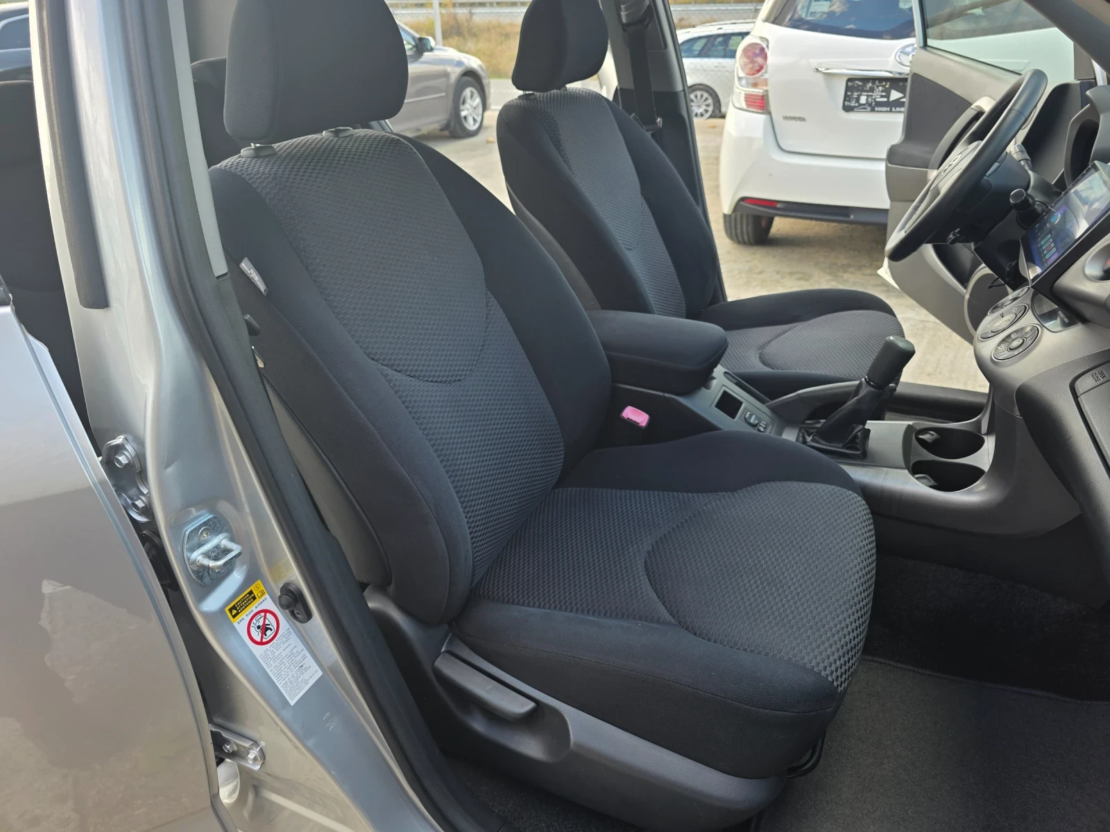 Toyota Rav4 2.0i 4x4 Navi   HandsFree | Mobile.bg   8