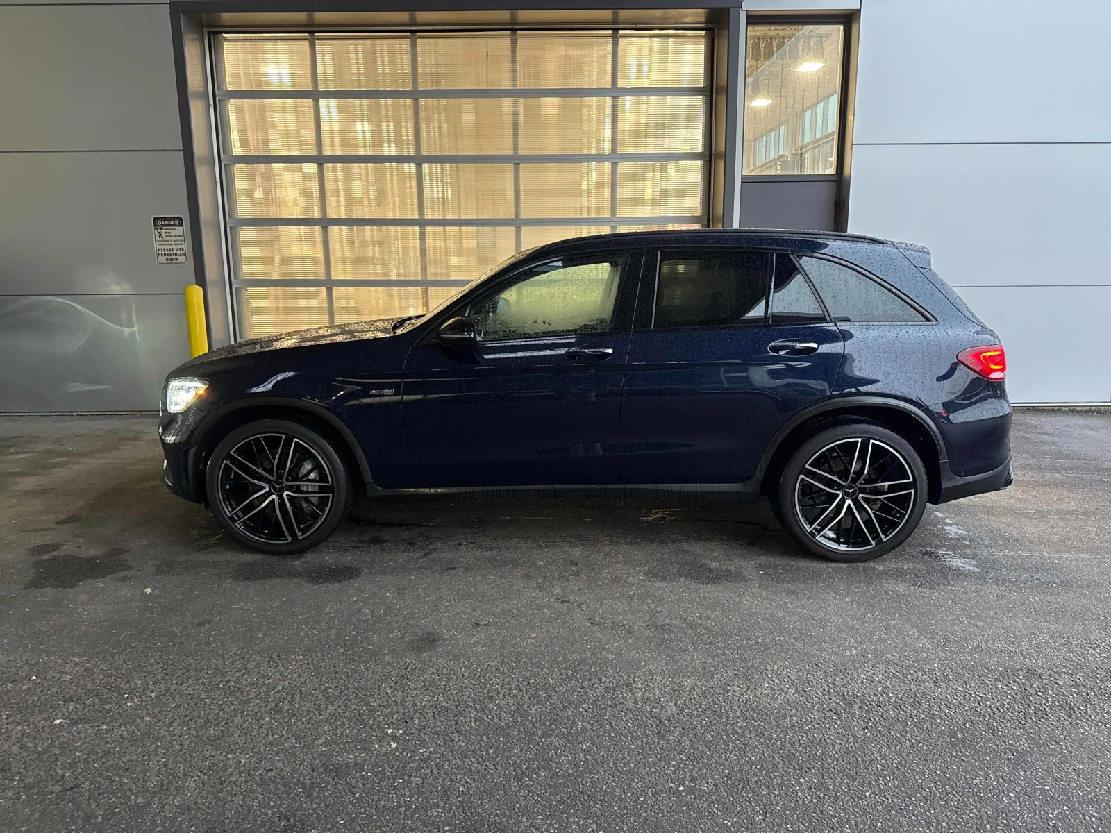 Mercedes-Benz GLC 43 AMG * CARFAX * БЕЗ ПЪРВОНАЧАЛНА ВНОСКА - изображение 3