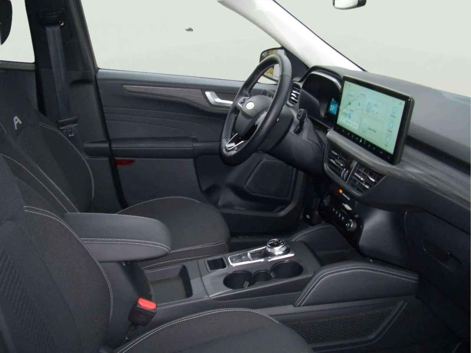 Ford Kuga 2.5 PHEV, снимка 11 - Автомобили и джипове - 53907111