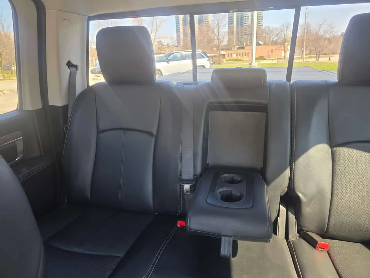 Dodge RAM 1500 * Laramie * ОБДУХВАНЕ* ПОДГРЕВ* , снимка 12 - Автомобили и джипове - 54144558