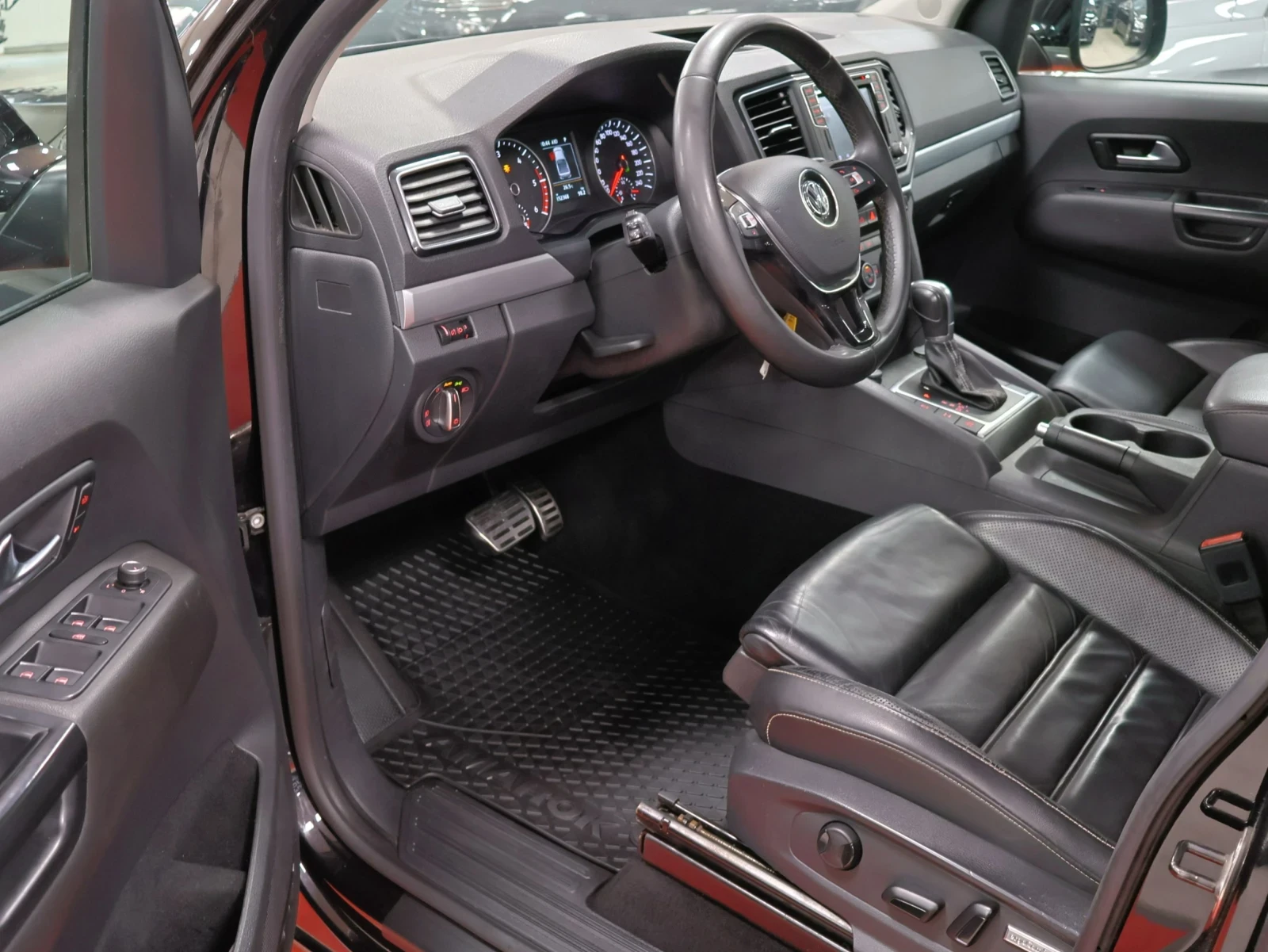 VW Amarok 3.0TDI V6 | ZF8 | Напълно обслужен , снимка 7 - Автомобили и джипове - 56168857