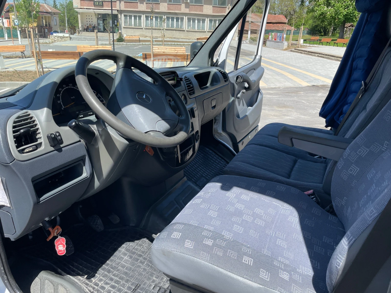 Mercedes-Benz Sprinter Sprinter 411 cdi Топ състояние!!! Самосвал!!!, снимка 12 - Бусове и автобуси - 54346791