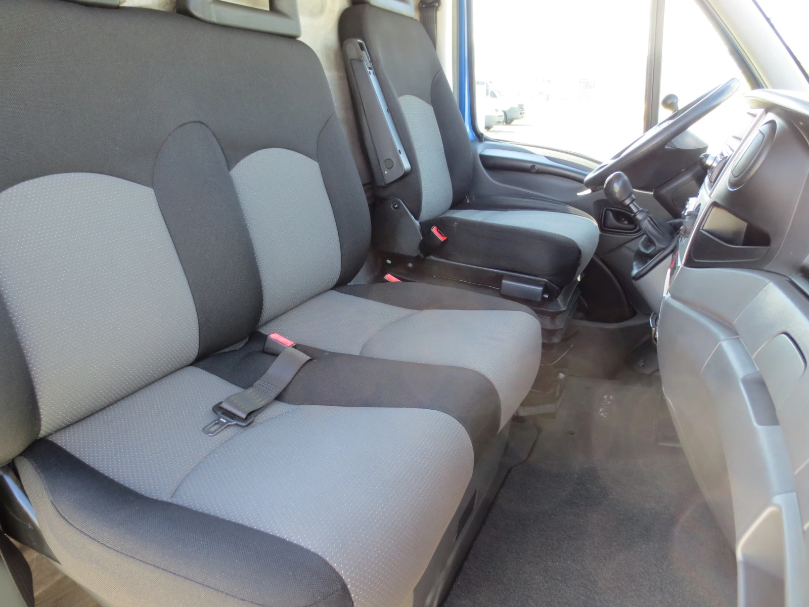 Iveco Daily 3.0* MAKCИ* , снимка 9 - Бусове и автобуси - 54713046