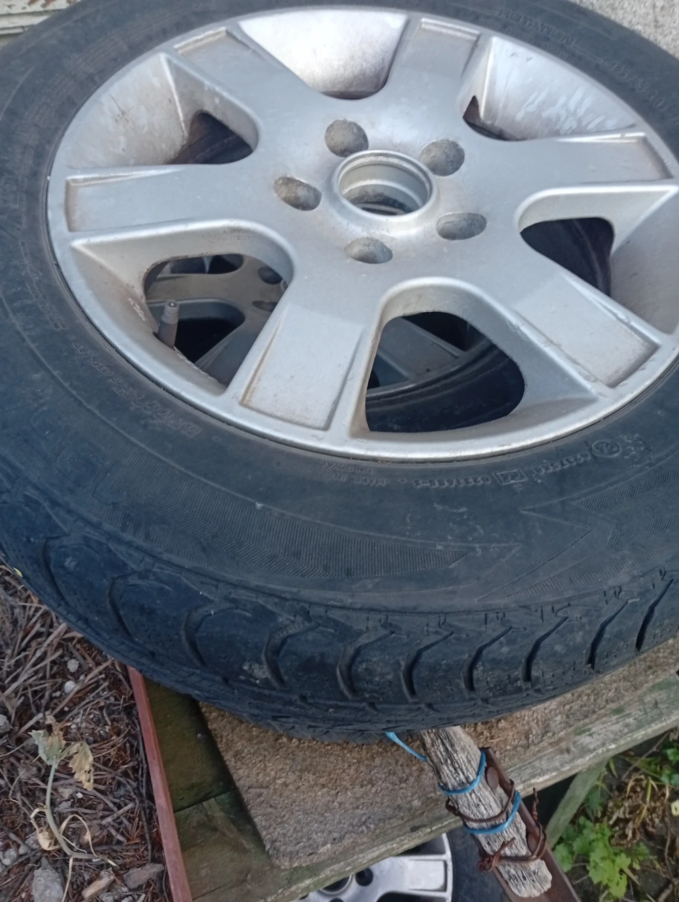 Гуми с джанти Други 80/65R15