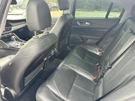 Alfa Romeo Giulia 2.0T RWD, снимка 8