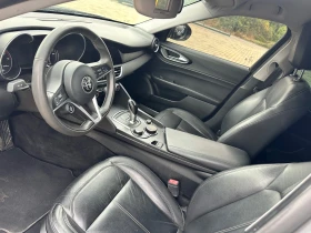 Alfa Romeo Giulia 2.0T RWD, снимка 9