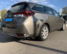 Toyota Auris, снимка 2