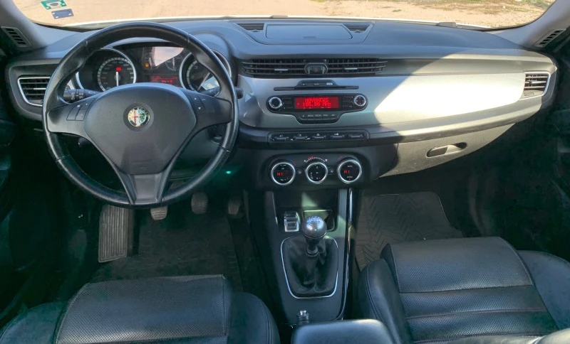 Alfa Romeo Giulietta 1.6Mjet, снимка 9 - Автомобили и джипове - 47212431