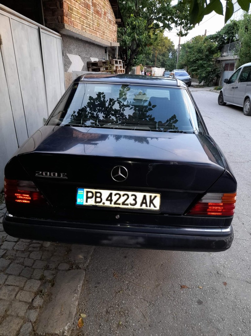 Mercedes-Benz 124, снимка 11 - Автомобили и джипове - 45265661