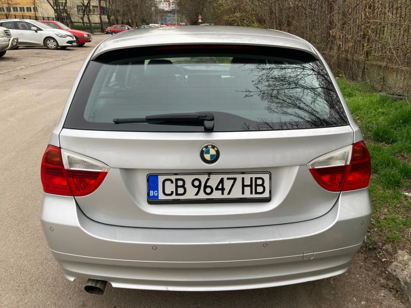 BMW 320, снимка 4 - Автомобили и джипове - 47401669