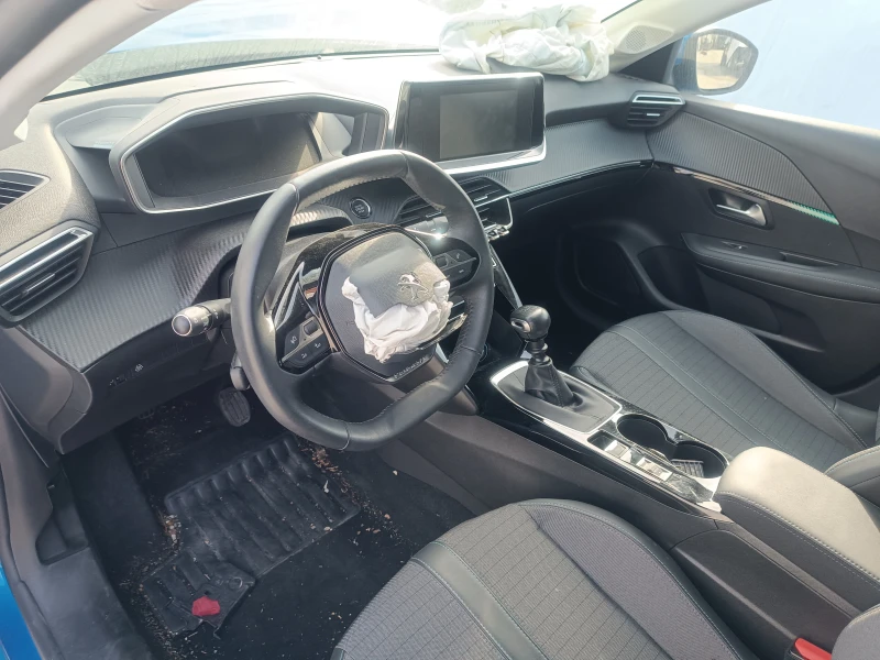 Peugeot 208 1.2I , снимка 7 - Автомобили и джипове - 47541669