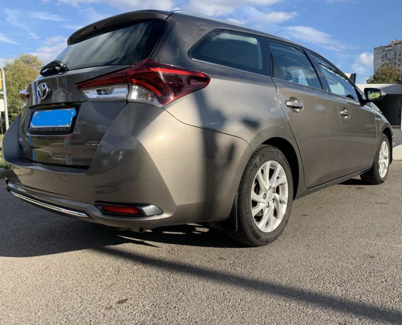 Toyota Auris, снимка 2 - Автомобили и джипове - 47578257