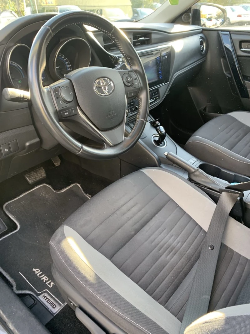 Toyota Auris, снимка 10 - Автомобили и джипове - 47578257