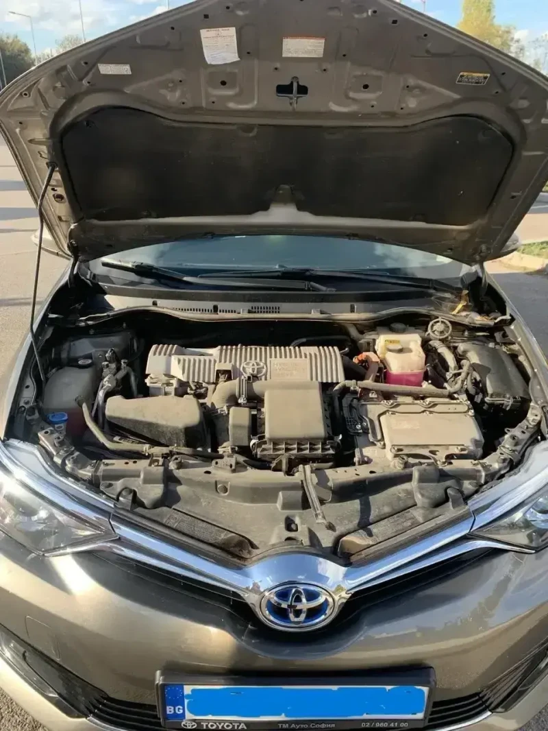 Toyota Auris, снимка 15 - Автомобили и джипове - 47578257