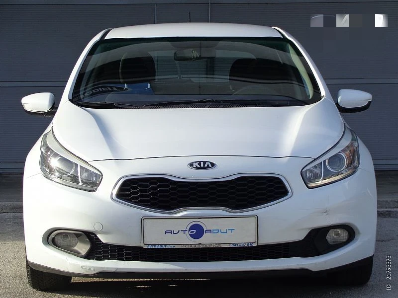 Kia Ceed 1.4/Климатик, снимка 5 - Автомобили и джипове - 52692809