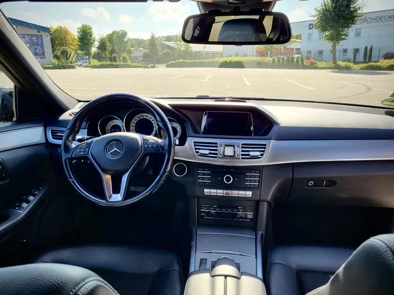 Mercedes-Benz E 220, снимка 9 - Автомобили и джипове - 53264568