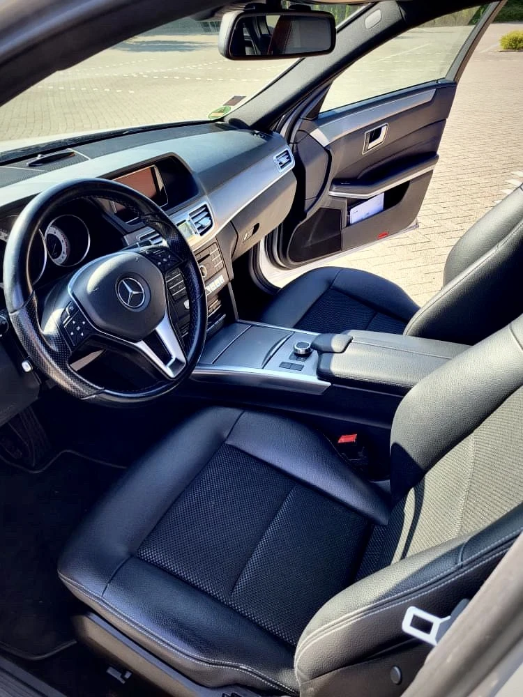 Mercedes-Benz E 220, снимка 7 - Автомобили и джипове - 53264568