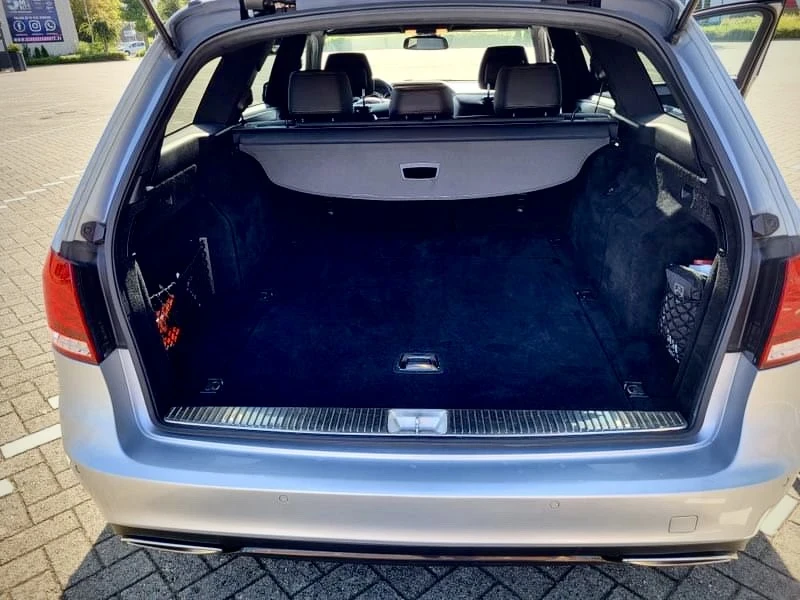 Mercedes-Benz E 220, снимка 11 - Автомобили и джипове - 53264568