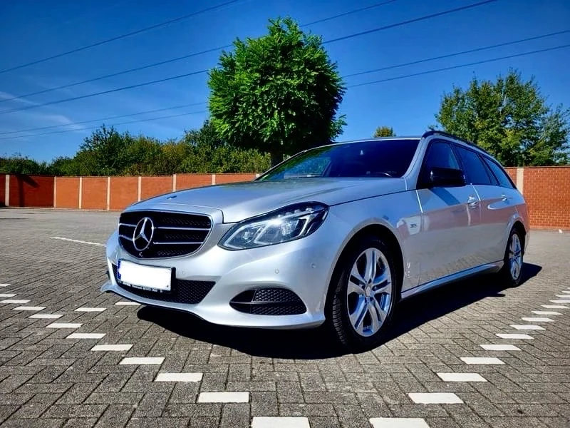 Mercedes-Benz E 220, снимка 3 - Автомобили и джипове - 53264568
