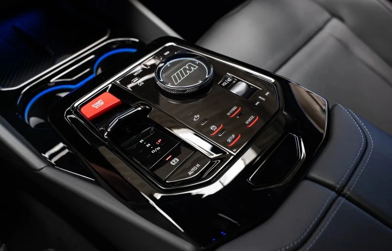 BMW M5 xDrive Plug-in Hybrid - 2026, снимка 6 - Автомобили и джипове - 55902834