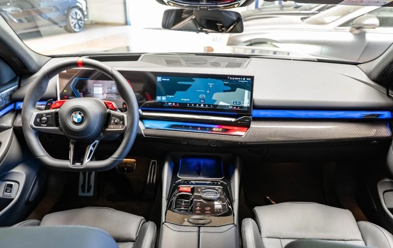BMW M5 xDrive Plug-in Hybrid - 2026, снимка 3 - Автомобили и джипове - 55902834
