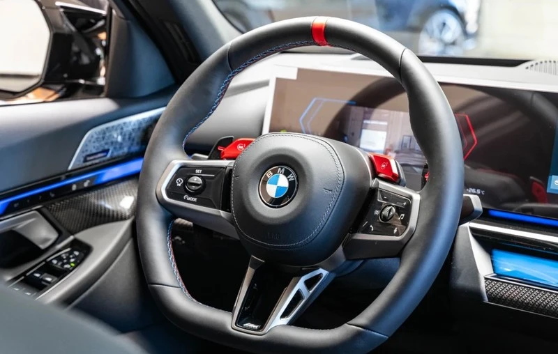 BMW M5 xDrive Plug-in Hybrid - 2026, снимка 8 - Автомобили и джипове - 55902834