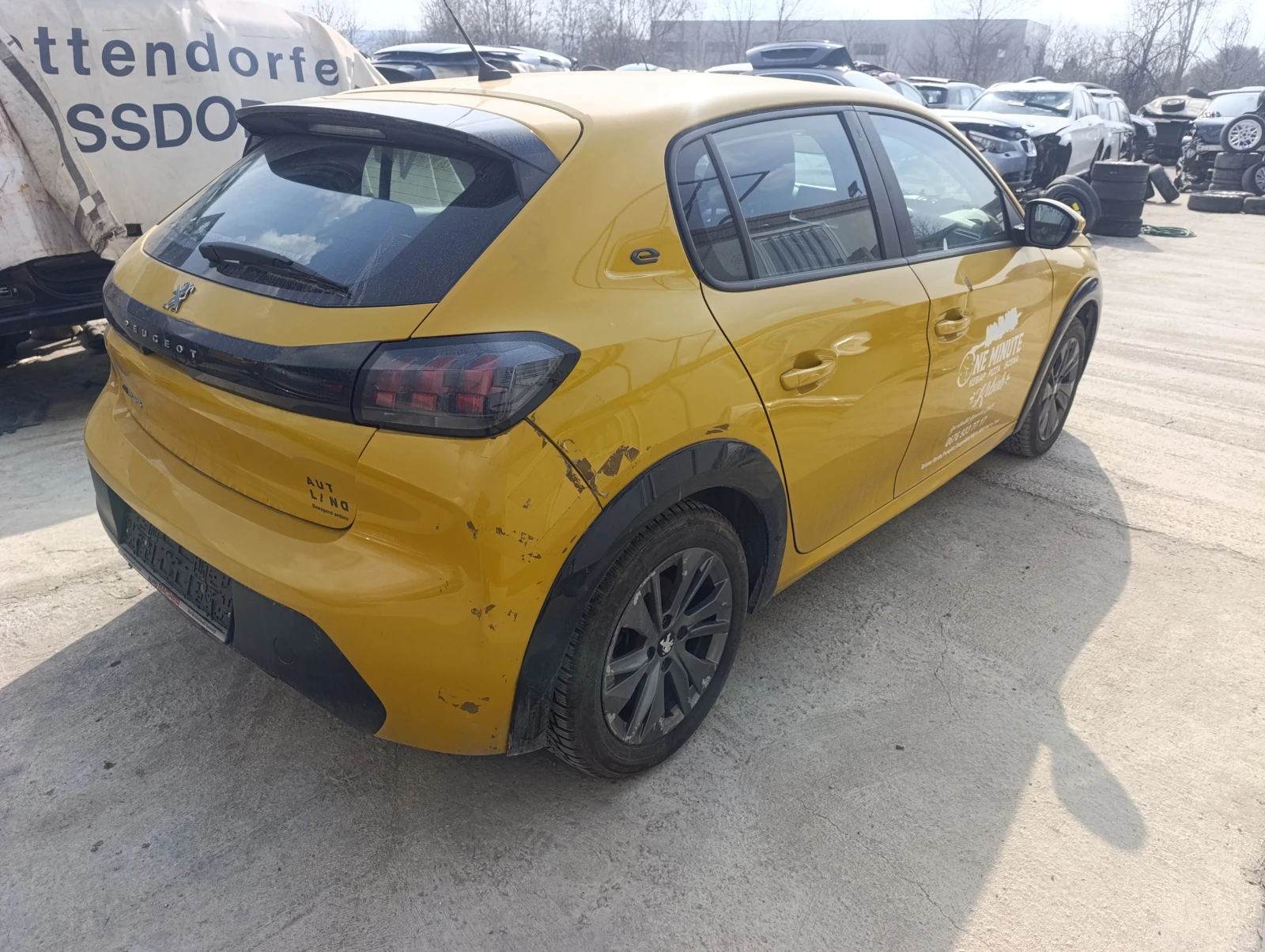 Peugeot 208 1.2I  E208, снимка 3 - Автомобили и джипове - 50066772