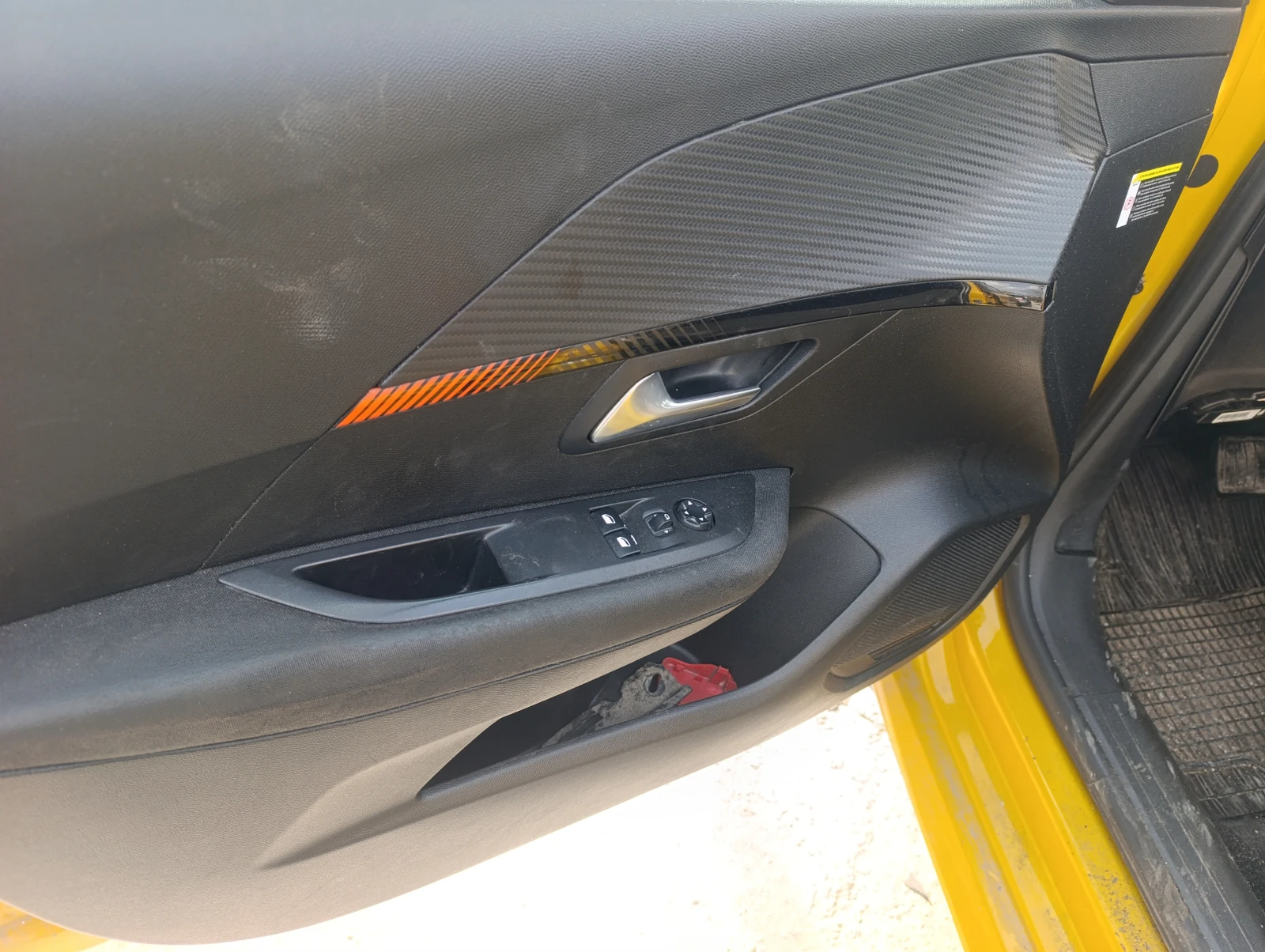 Peugeot 208 1.2I  E208, снимка 10 - Автомобили и джипове - 50066772