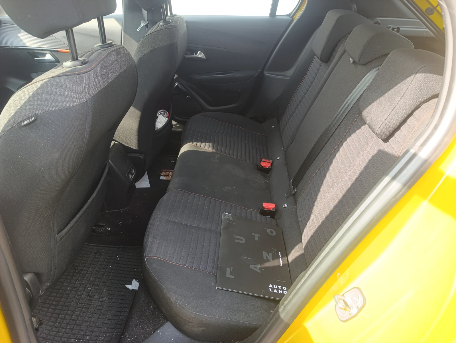 Peugeot 208 1.2I  E208, снимка 14 - Автомобили и джипове - 50066772