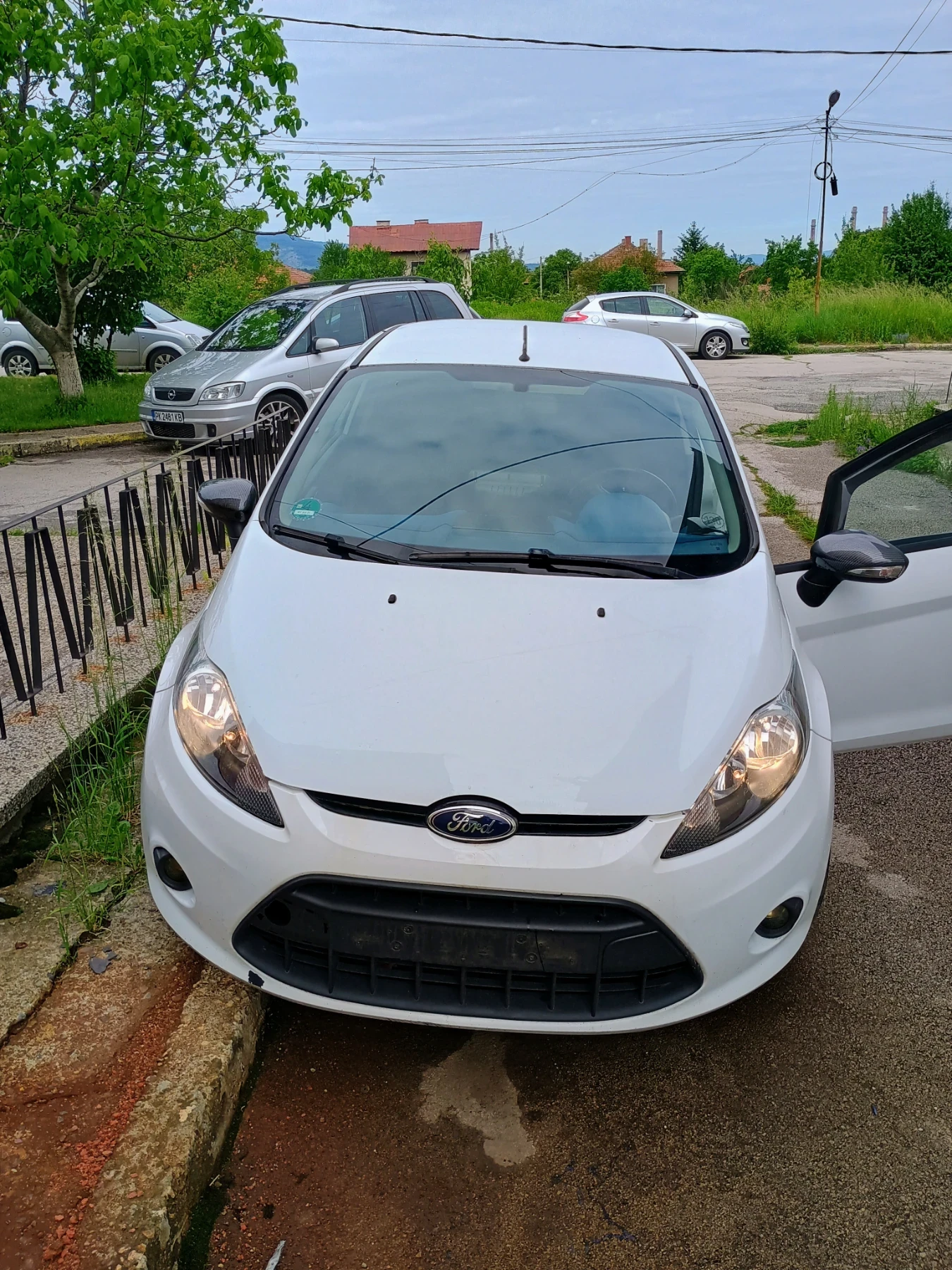 Ford Fiesta 1, 25 - изображение 10