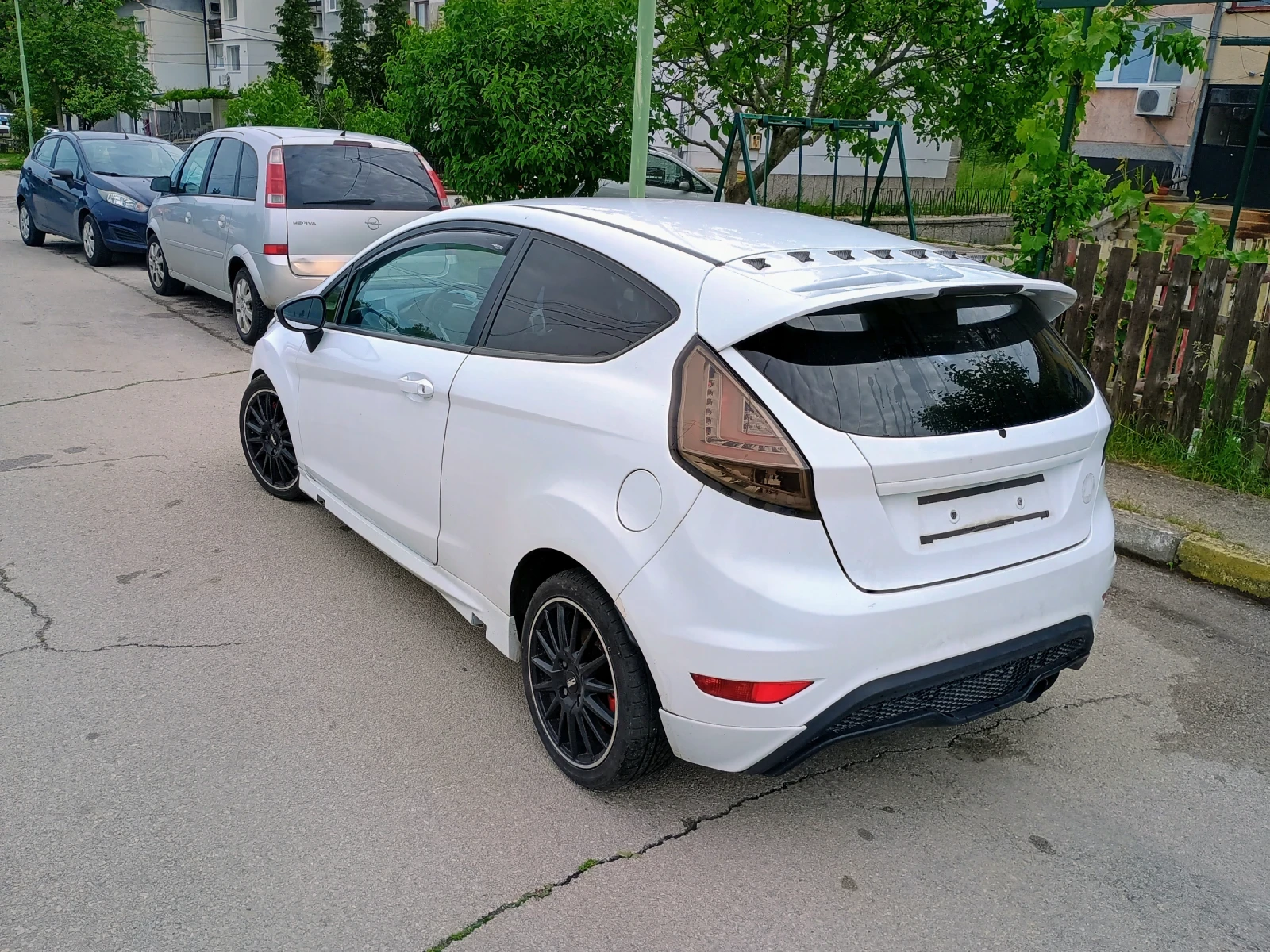 Ford Fiesta 1, 25 - изображение 5