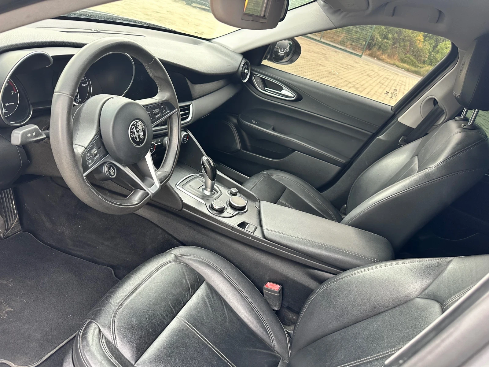 Alfa Romeo Giulia 2.0T RWD - изображение 9