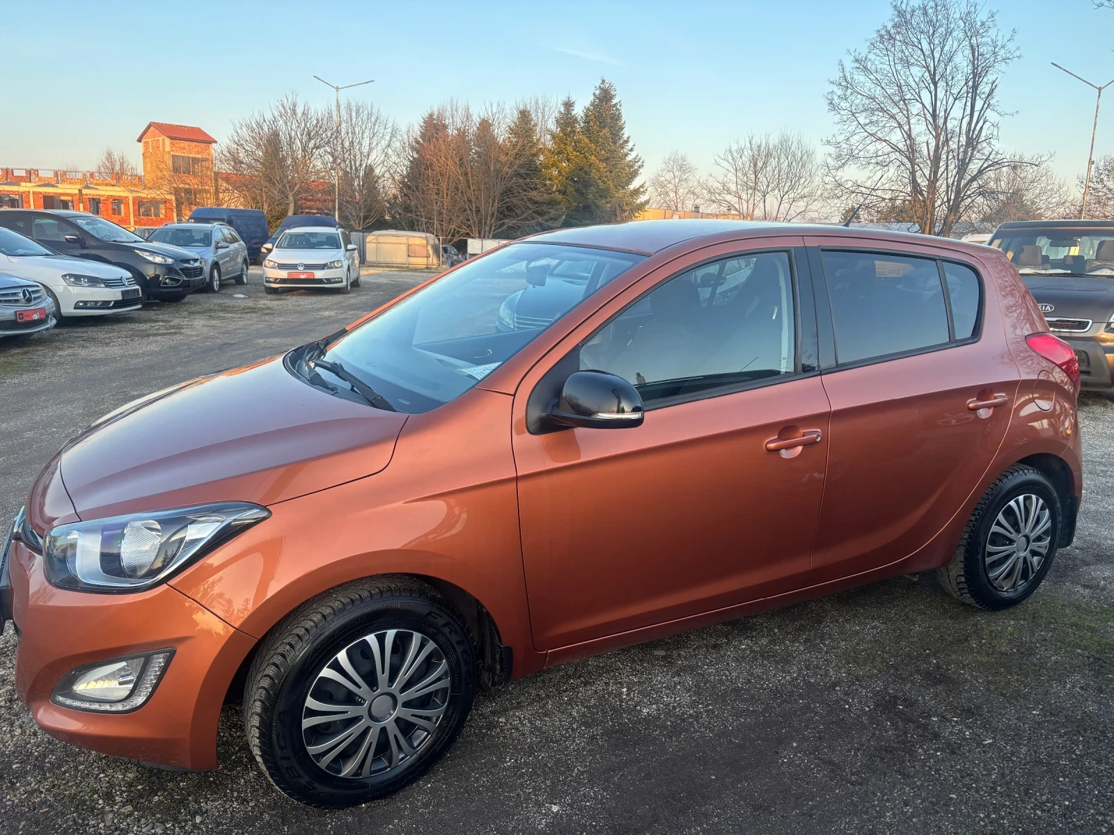 Hyundai I20 2014+ 1.3+ ФЕЙС+ LED+ 127хл+ НОВИ ГУМИ-КАТО НОВА - изображение 7