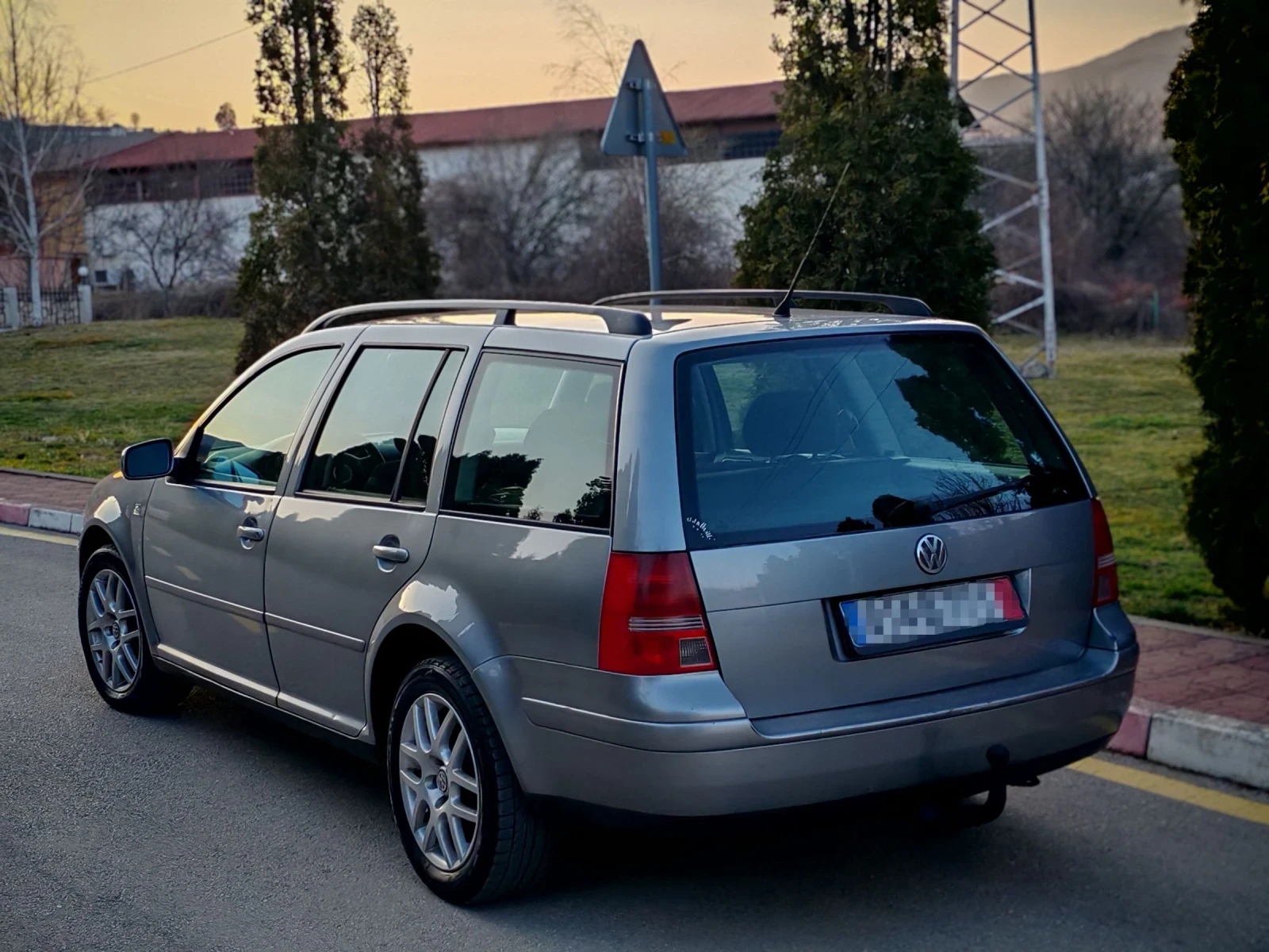 VW Golf 1.9TDI(90)* GT-EDITION* FACELIFT* НОВ ВНОС* , снимка 4 - Автомобили и джипове - 53738500